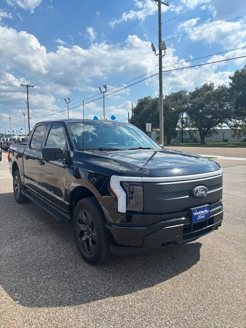 2025 Ford F-150 Lightning Flash - Photo 11