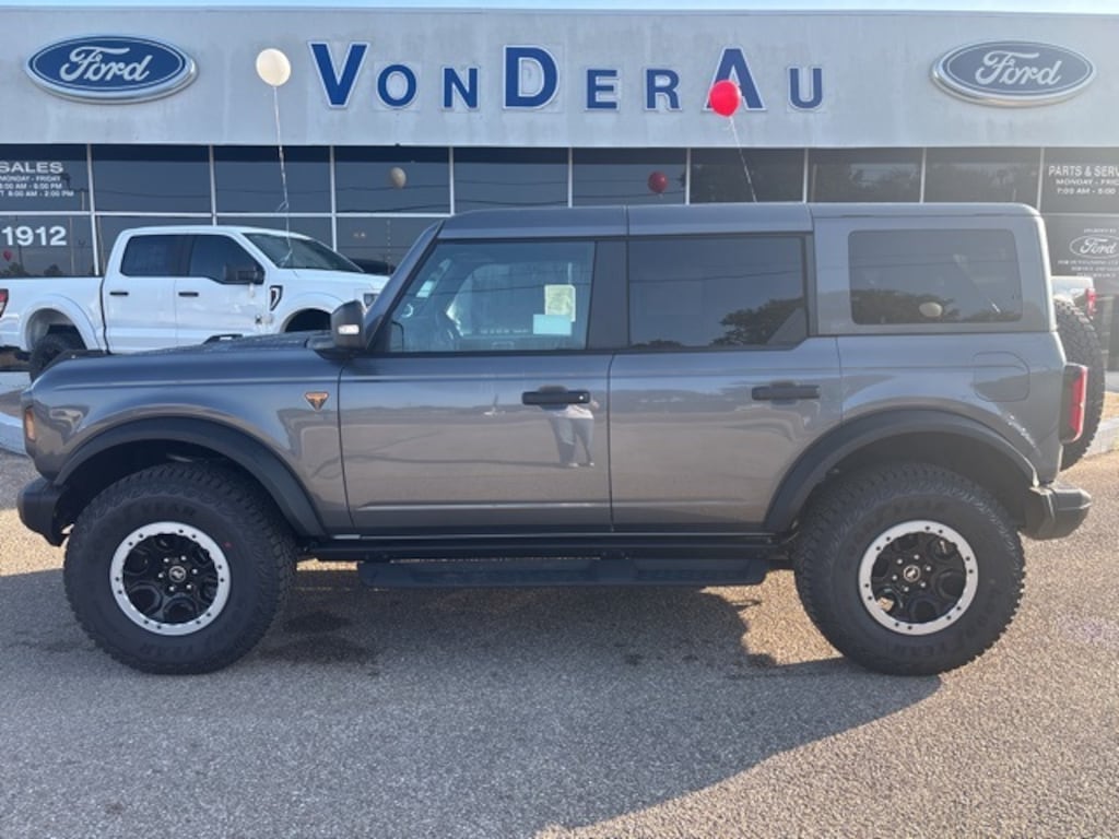 New 2025 Ford Bronco Badlands SUV