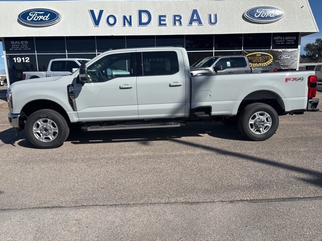 2026 Ford F-350 Super Duty XLT's photo