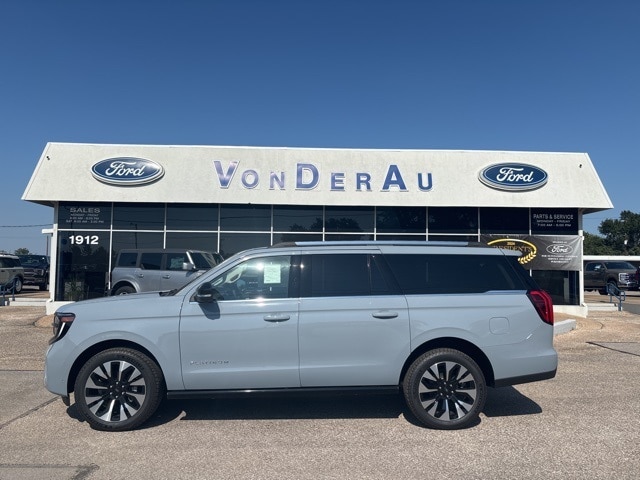 2025 Ford Expedition Platinum's photo