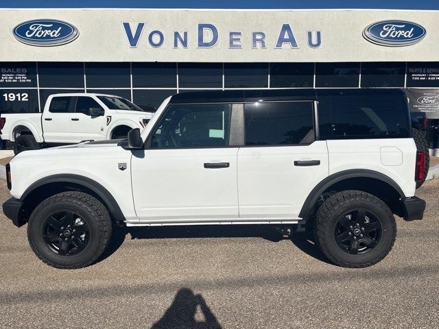 2025 Ford Bronco 4-Door Big Bend's photo
