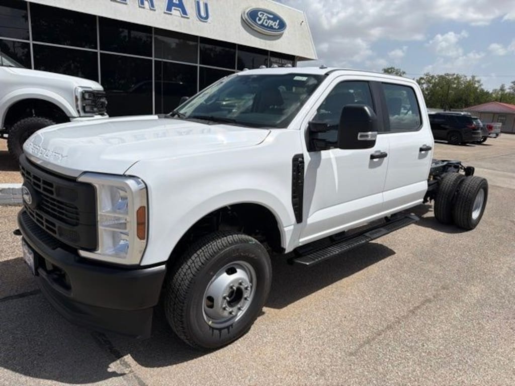 New 2027 Ford F-350SD XL Chassis