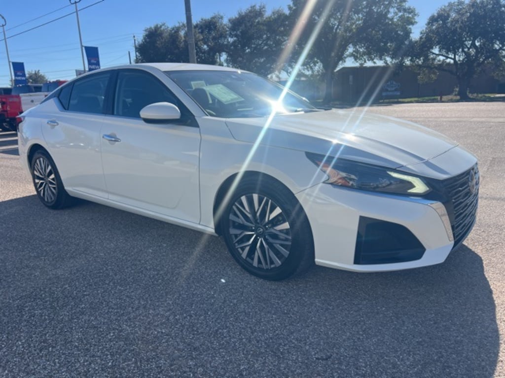 Used 2023 Nissan Altima 2.5 SV Sedan