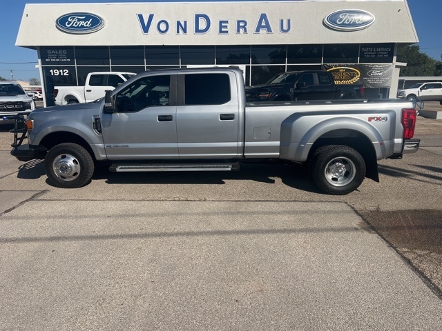 2022 Ford F-350 Super Duty XL's photo