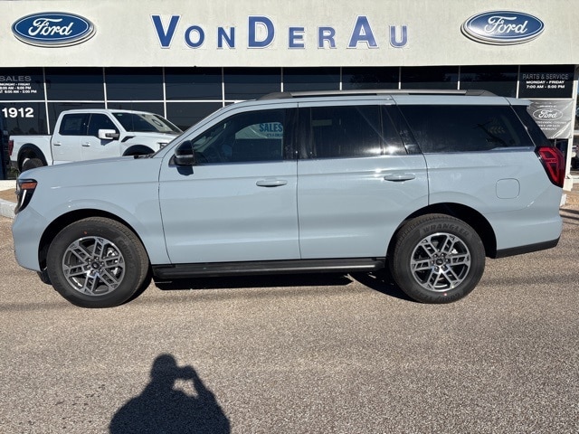 2026 Ford Expedition Active's photo