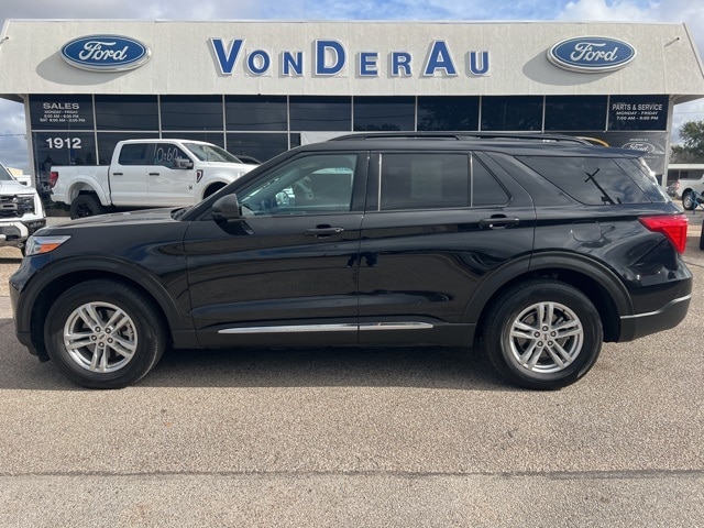 2023 Ford Explorer XLT's photo