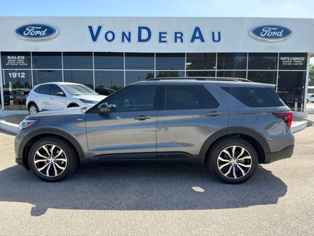 New 2026 Ford Explorer ST-Line SUV