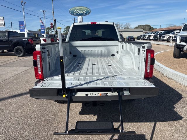 2026 Ford F-350 Super Duty XLT - Photo 10