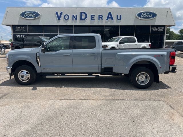2025 Ford F-350 Lariat 4x4 Crew Cab 8' Box DRW's photo