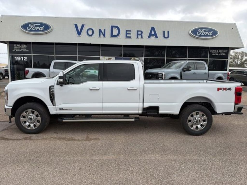 New 2026 Ford F-350SD Lariat Truck