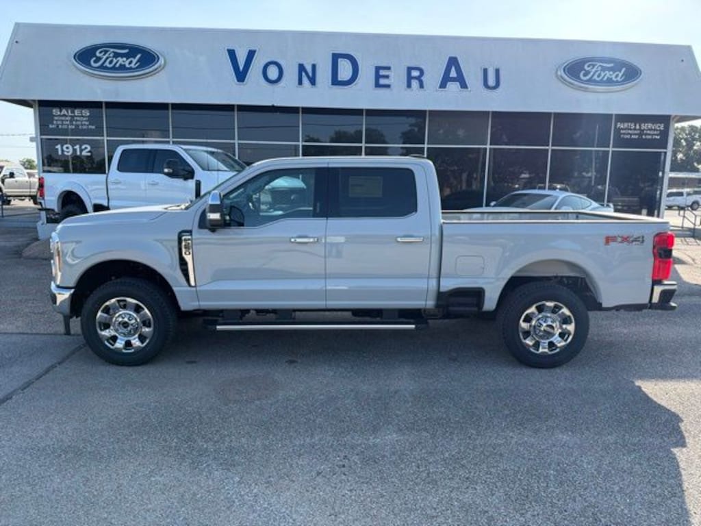 New 2026 Ford F-250SD Lariat Truck