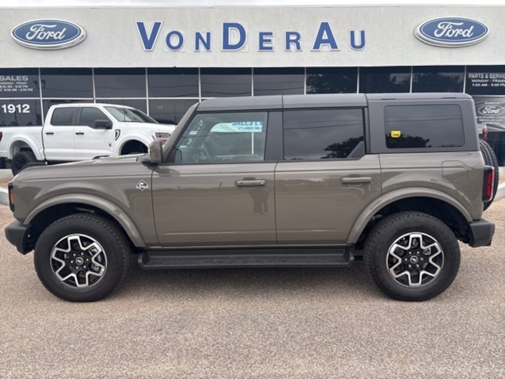New 2025 Ford Bronco Outer Banks SUV