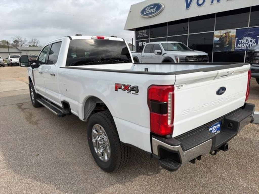 New 2026 Ford F-350SD Lariat Truck