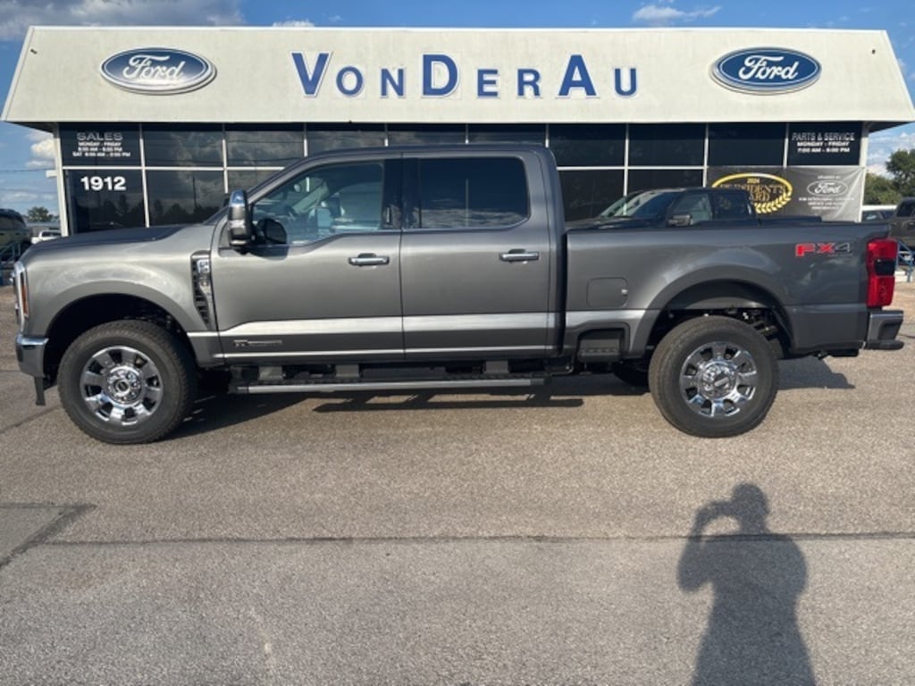 New 2026 Ford F-250SD Lariat Truck
