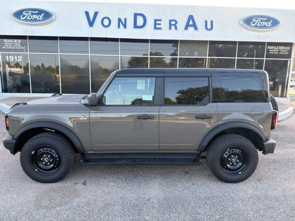 New 2026 Ford Bronco Outer Banks SUV