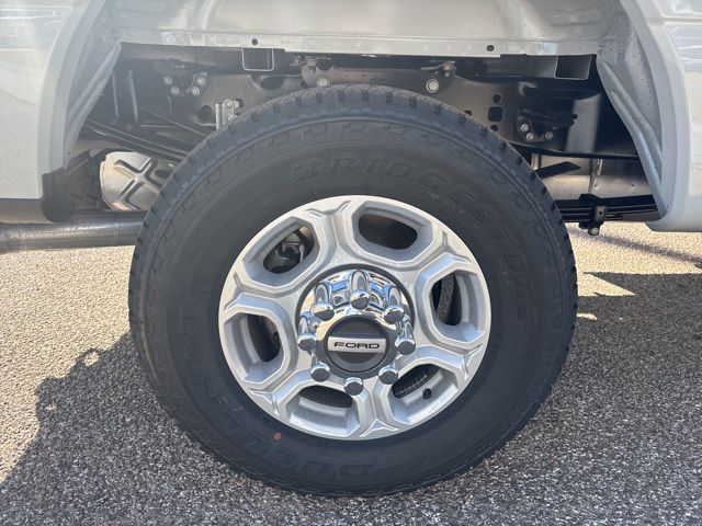 2026 Ford F-350 Super Duty XLT - Photo 12