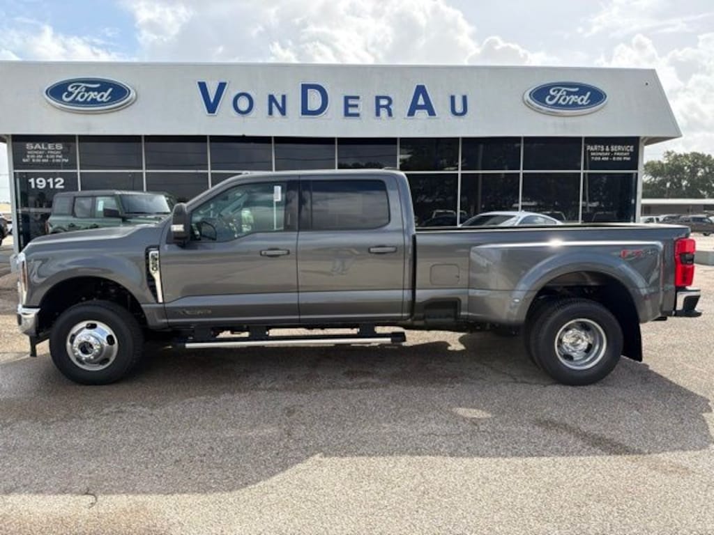 New 2026 Ford F-350SD Lariat Truck