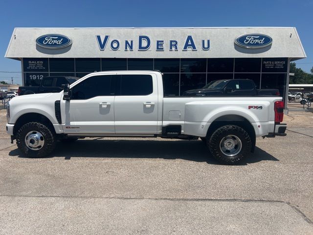 2025 Ford F-350 Platinum 4x4 Crew Cab 8' Box DRW's photo