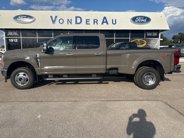 2026 Ford F-350 Super Duty Lariat's photo