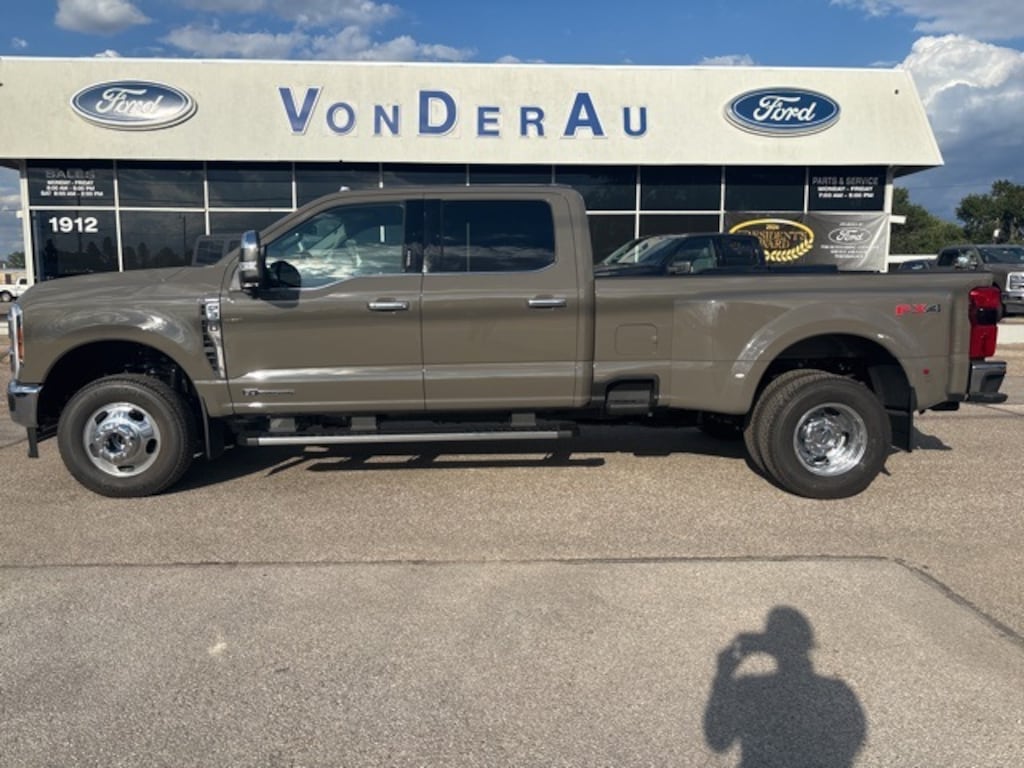 New 2026 Ford F-350SD Lariat Truck