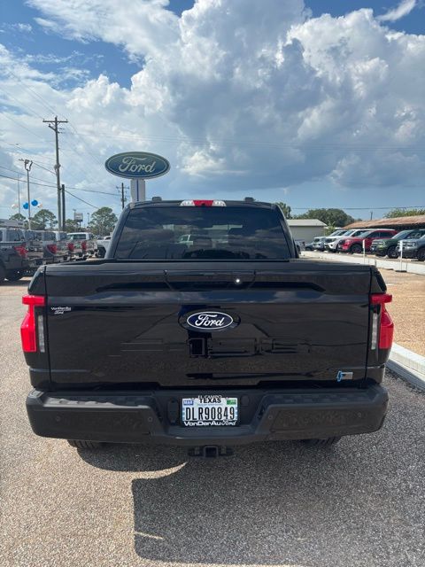 2025 Ford F-150 Lightning Flash - Photo 8