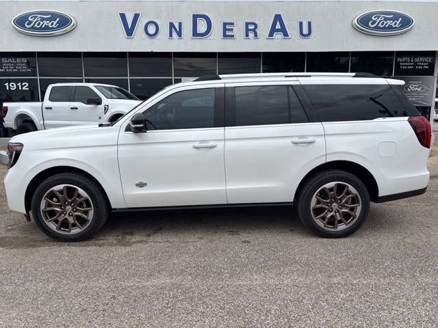 2025 Ford Expedition King Ranch's photo