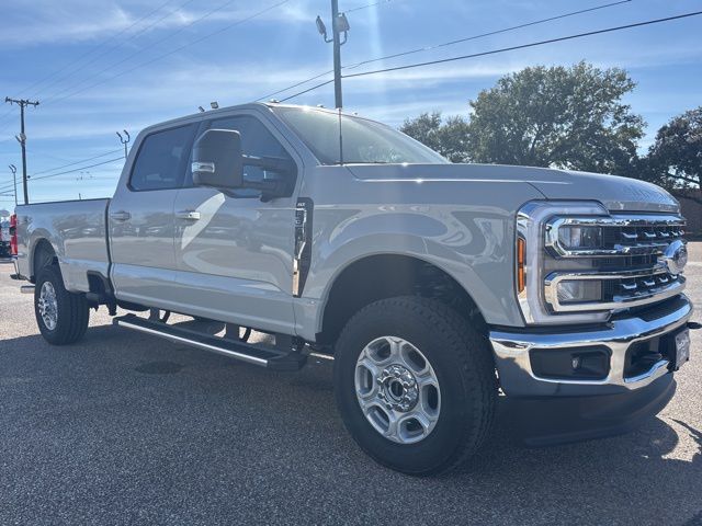 2026 Ford F-350 Super Duty XLT - Photo 13