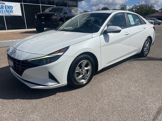 Used 2022 Hyundai Elantra SE with VIN 5NPLL4AG6NH072256 for sale in El Campo, TX