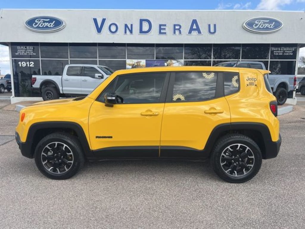 Used 2023 Jeep Renegade Latitude SUV