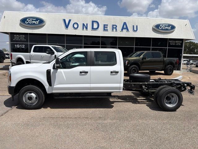 New 2027 Ford F-350SD XL Chassis
