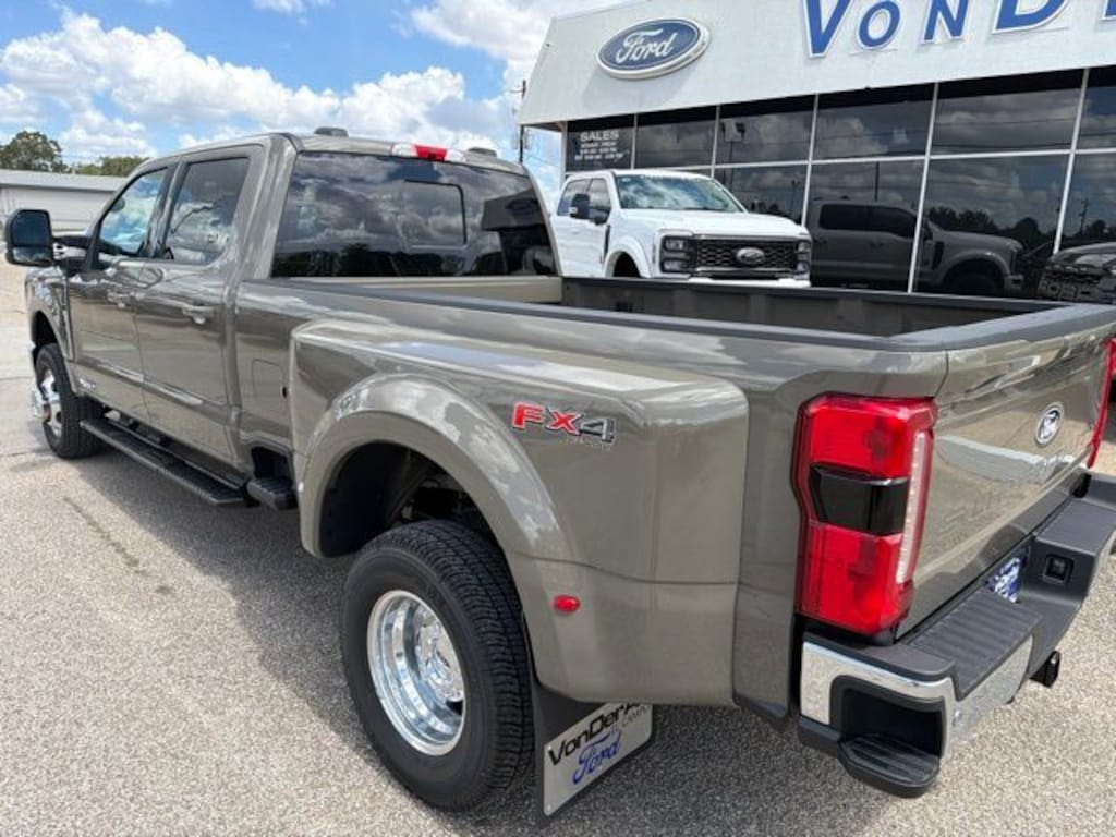 New 2027 Ford F-350SD Lariat Truck