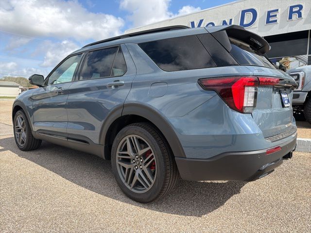 2026 Ford Explorer ST-Line - Photo 8