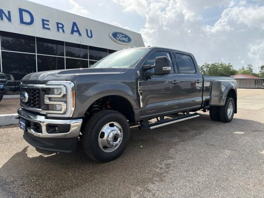 New 2026 Ford F-350SD Lariat Truck