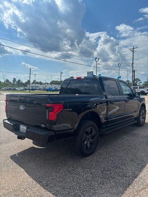 2025 Ford F-150 Lightning Flash - Photo 10