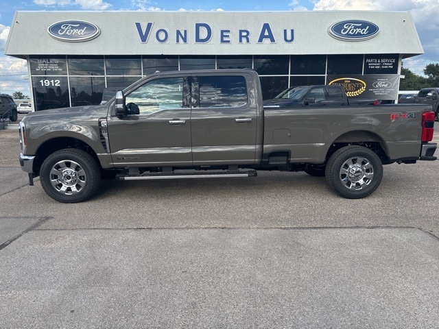 2026 Ford F-350 Super Duty Lariat's photo