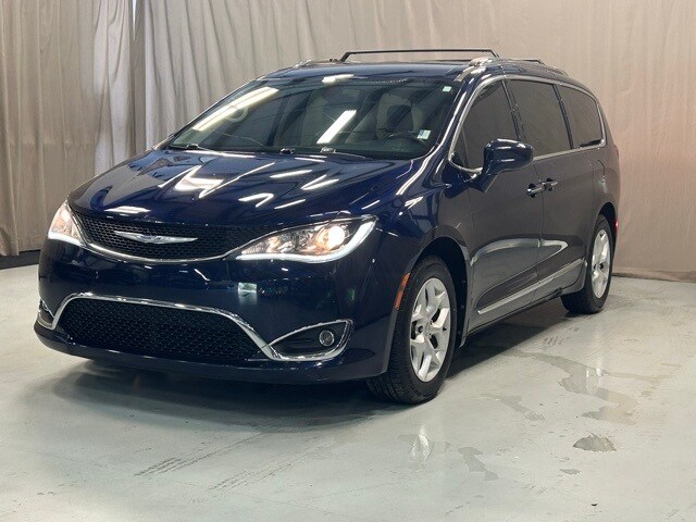 2018 Chrysler Pacifica Touring L photo 4
