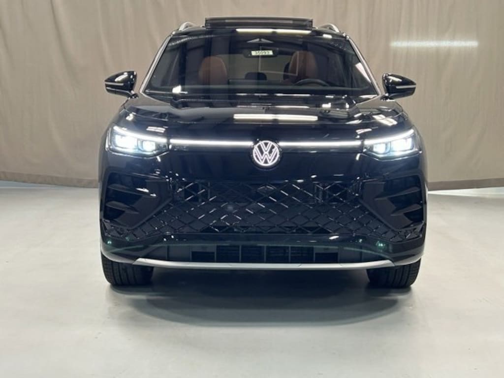 New 2026 Volkswagen Tiguan 2.0T SEL R-Line SUV