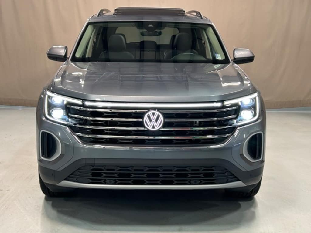 Used 2024 Volkswagen Atlas 2.0T SE w/Technology SUV