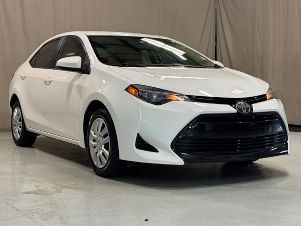 Used 2018 Toyota Corolla LE Sedan