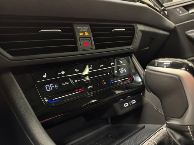 2025 Volkswagen Jetta SE - Photo 24