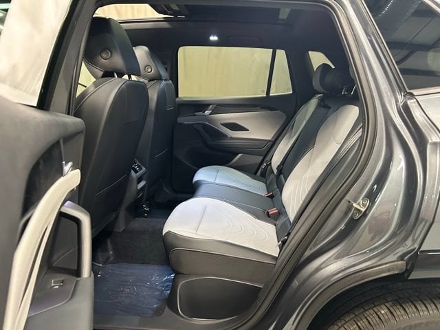 2026 Volkswagen Tiguan SE R-LINE BLACK - Photo 13