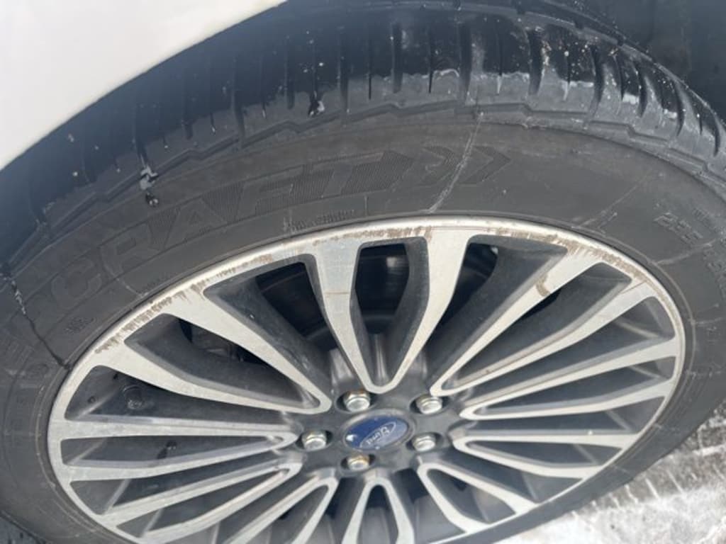 Used 2017 Ford Fusion SE Sedan