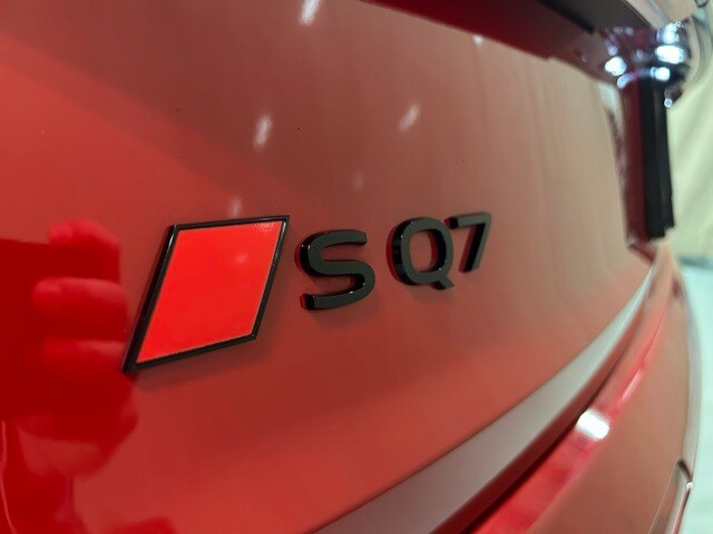 2025 Audi SQ7 Premium Plus photo 2