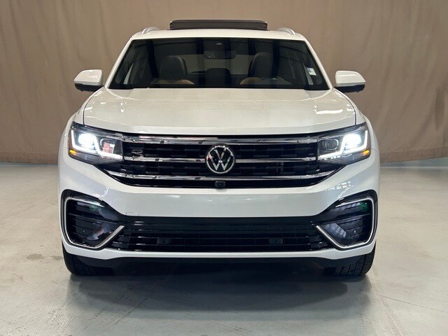 2022 Volkswagen Atlas Cross Sport V6 SEL Premium R-Line photo 3