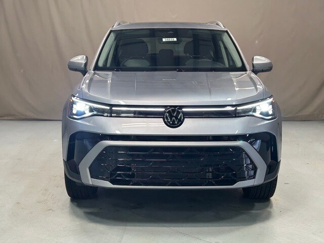 2025 Volkswagen Taos SEL photo 2