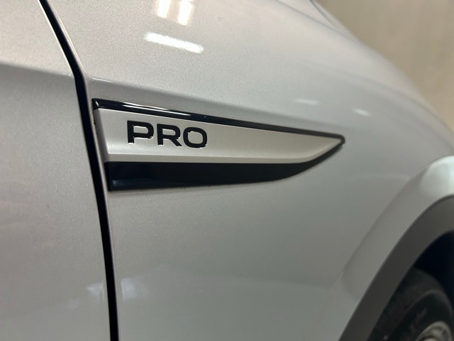 Used 2022 Volkswagen ID.4 PRO with VIN WVGRMPE22NP035647 for sale in Fort Wayne, IN