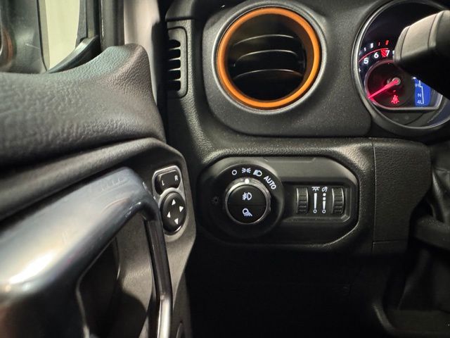 2022 Jeep Gladiator Mojave - Photo 23