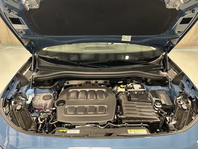 2025 Volkswagen Tiguan SE photo 2