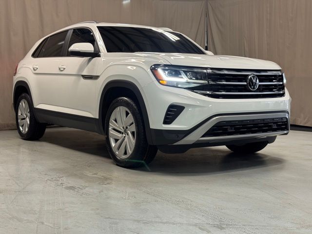2023 Volkswagen Atlas Cross Sport 2.0T SE w/Tech 4MOTION's photo