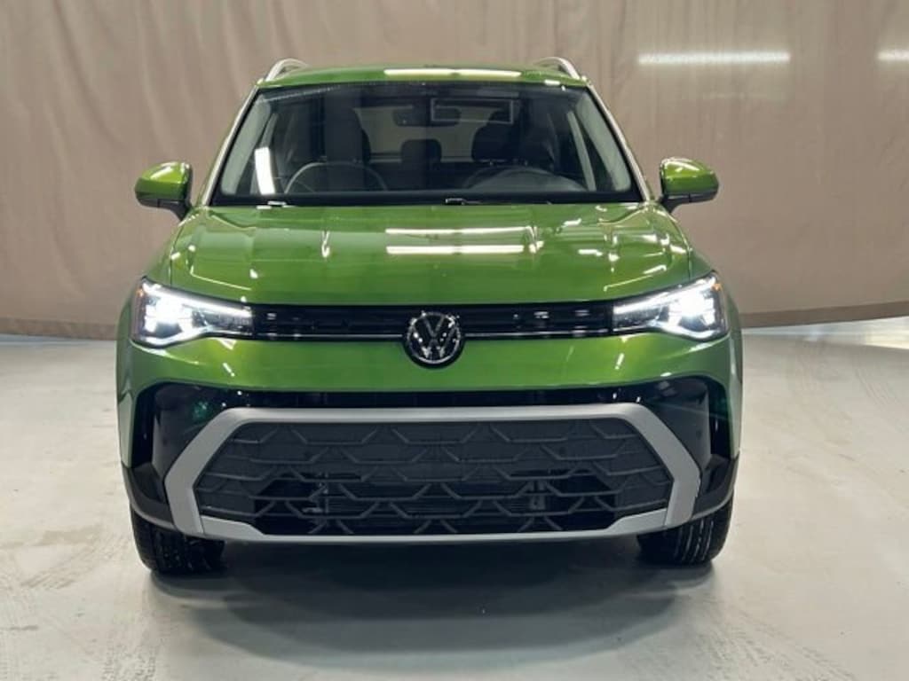 New 2026 Volkswagen Taos 1.5T SE SUV